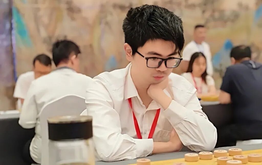 世界冠军!温岭00后“棋痴”尹昇,了不起