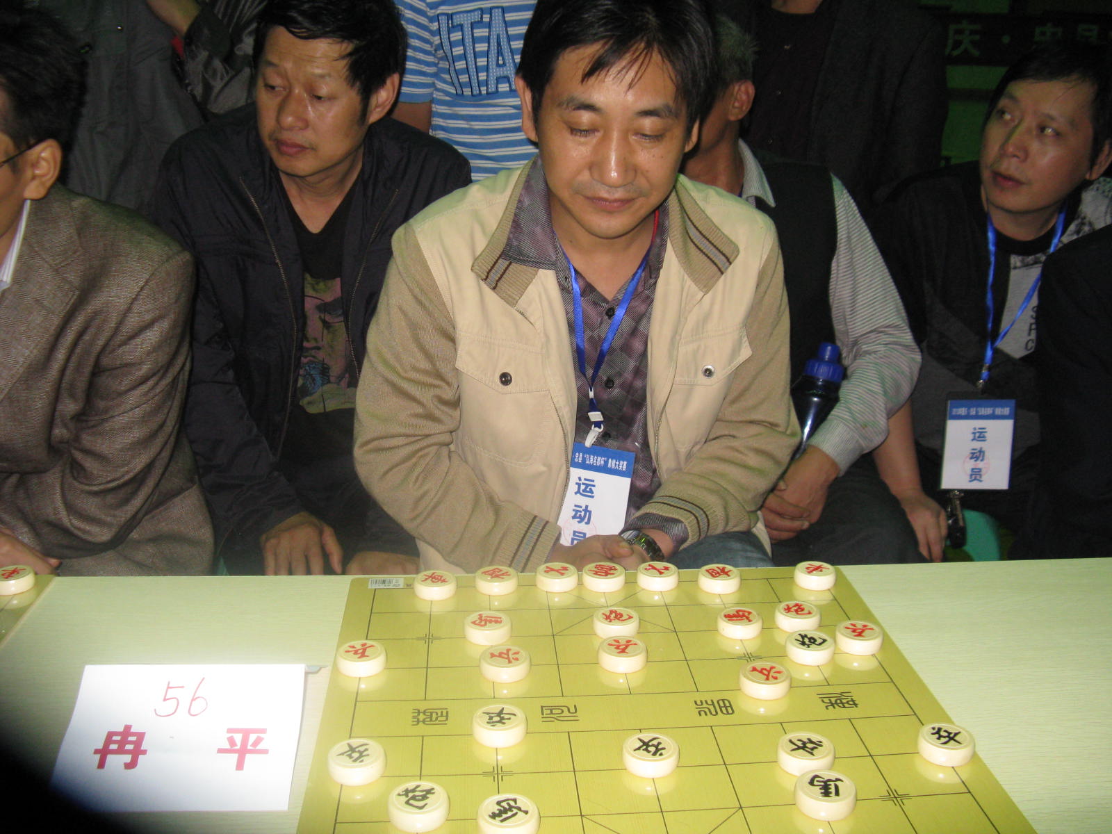标题:孙浩宇大师1 vs 20象棋车轮战现场报道